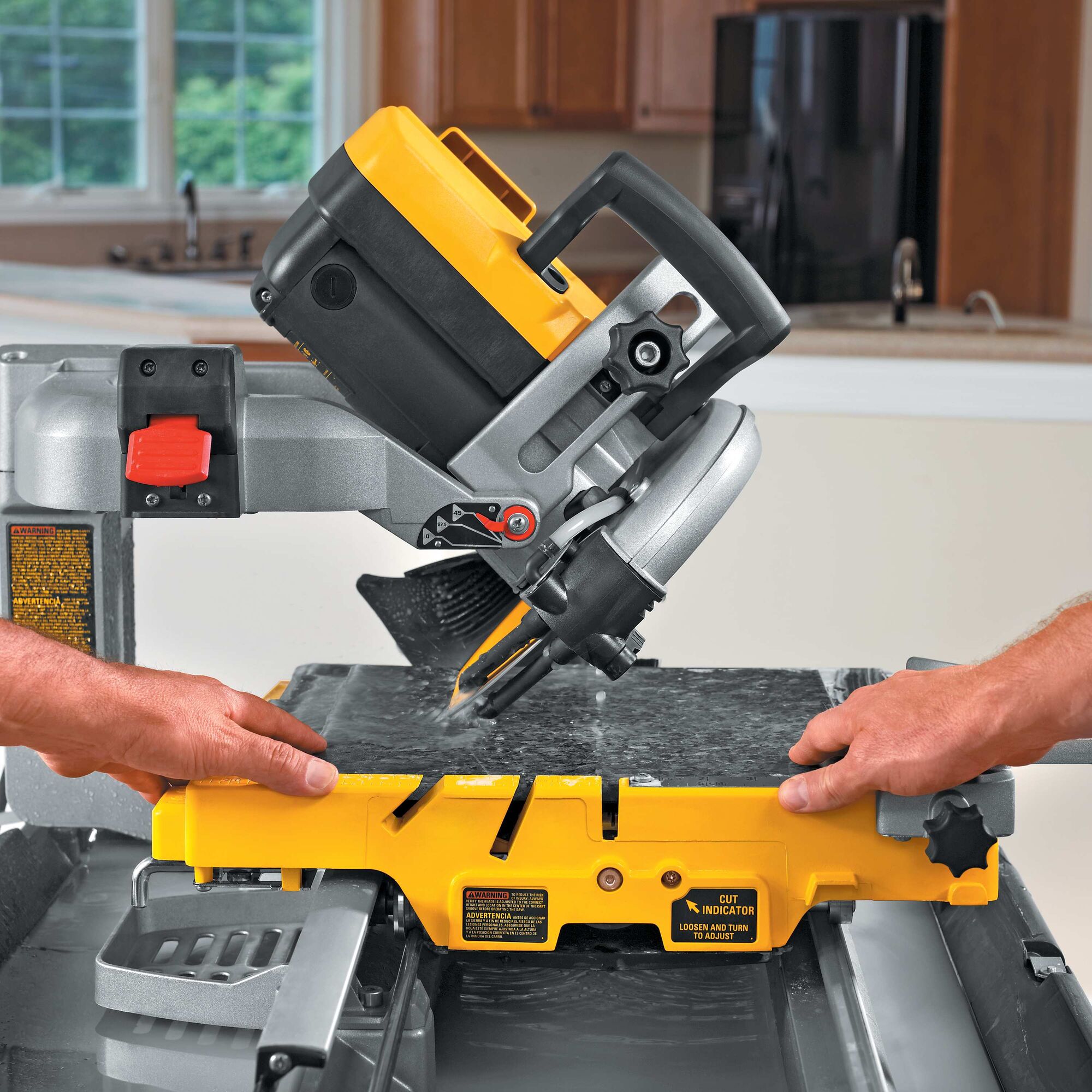 250mm Slide Table Wet Tile Saw DEWALT