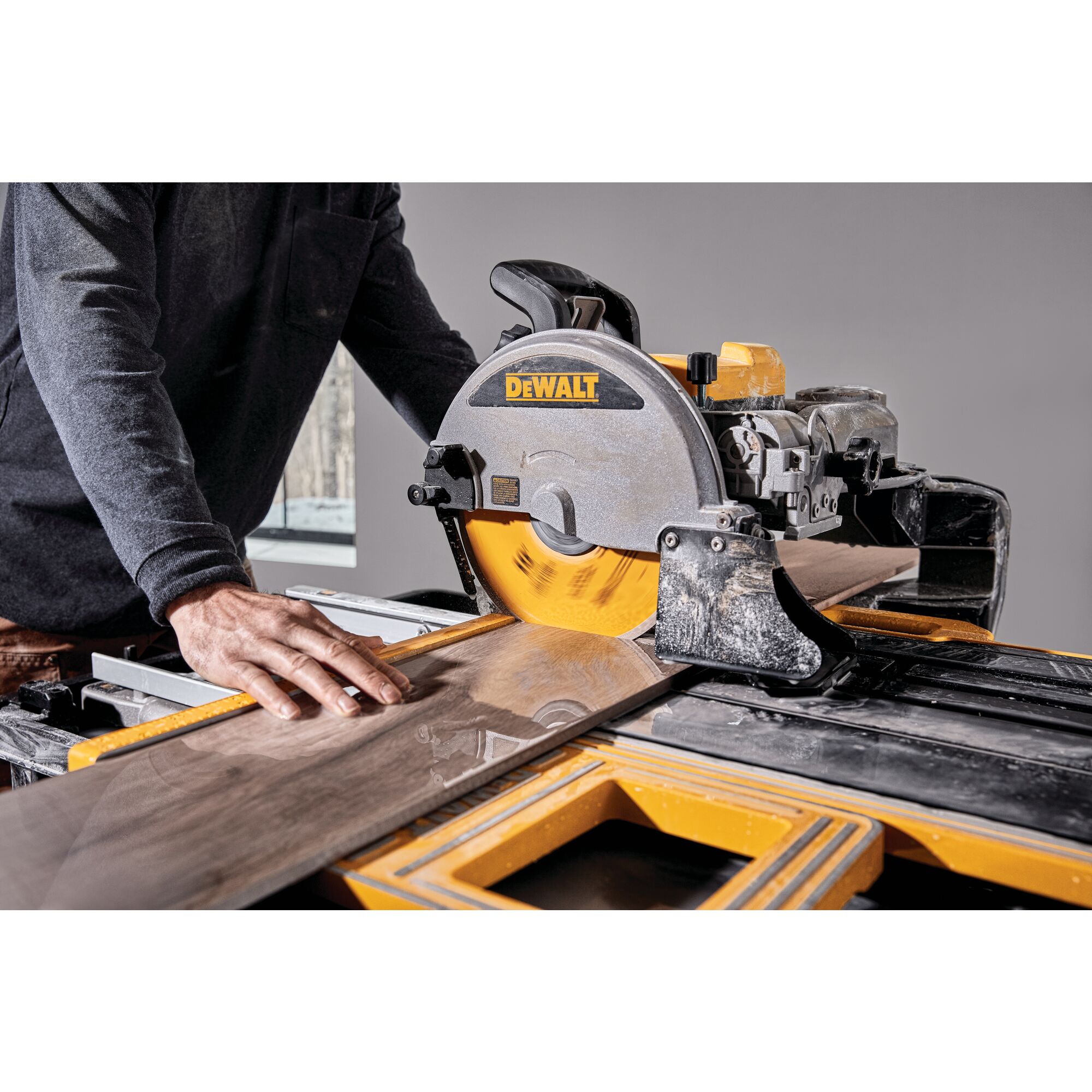 Dewalt cordless best sale wet saw