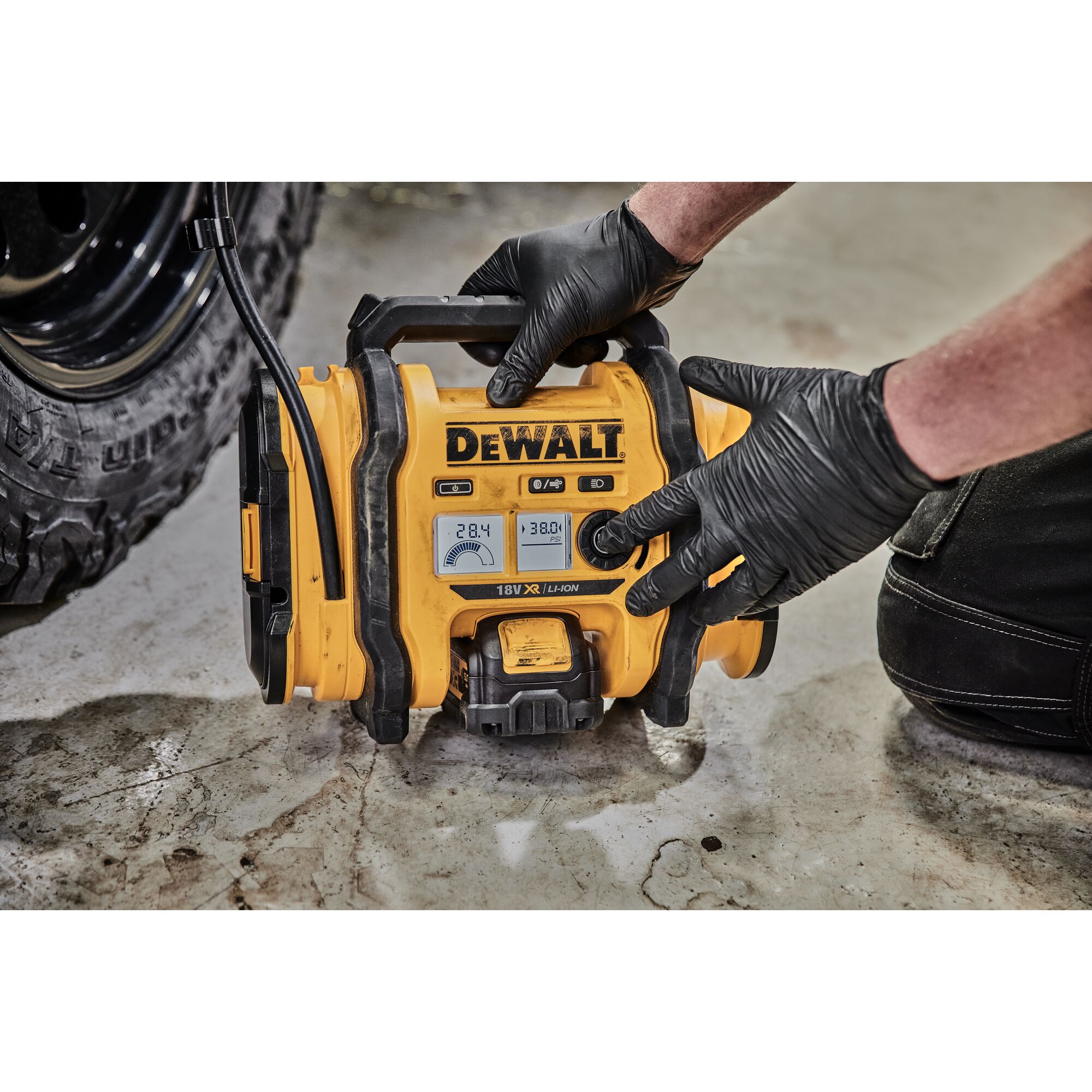 18V XR Inflator Bare Unit DEWALT