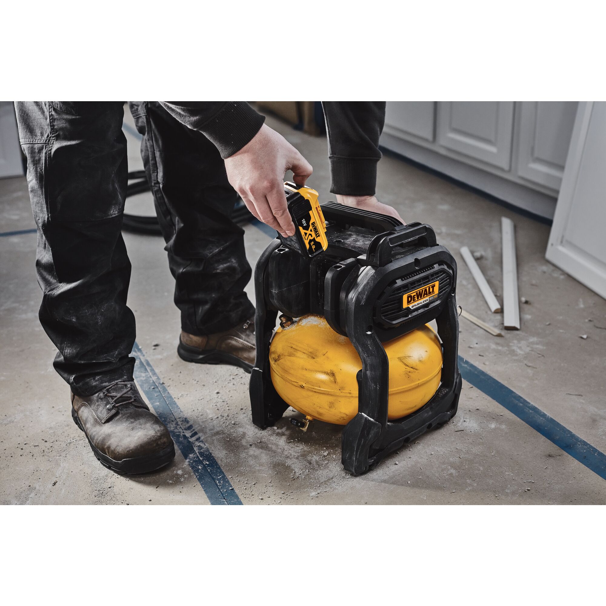 18V XR FlexVolt Compressor Bare Unit DEWALT