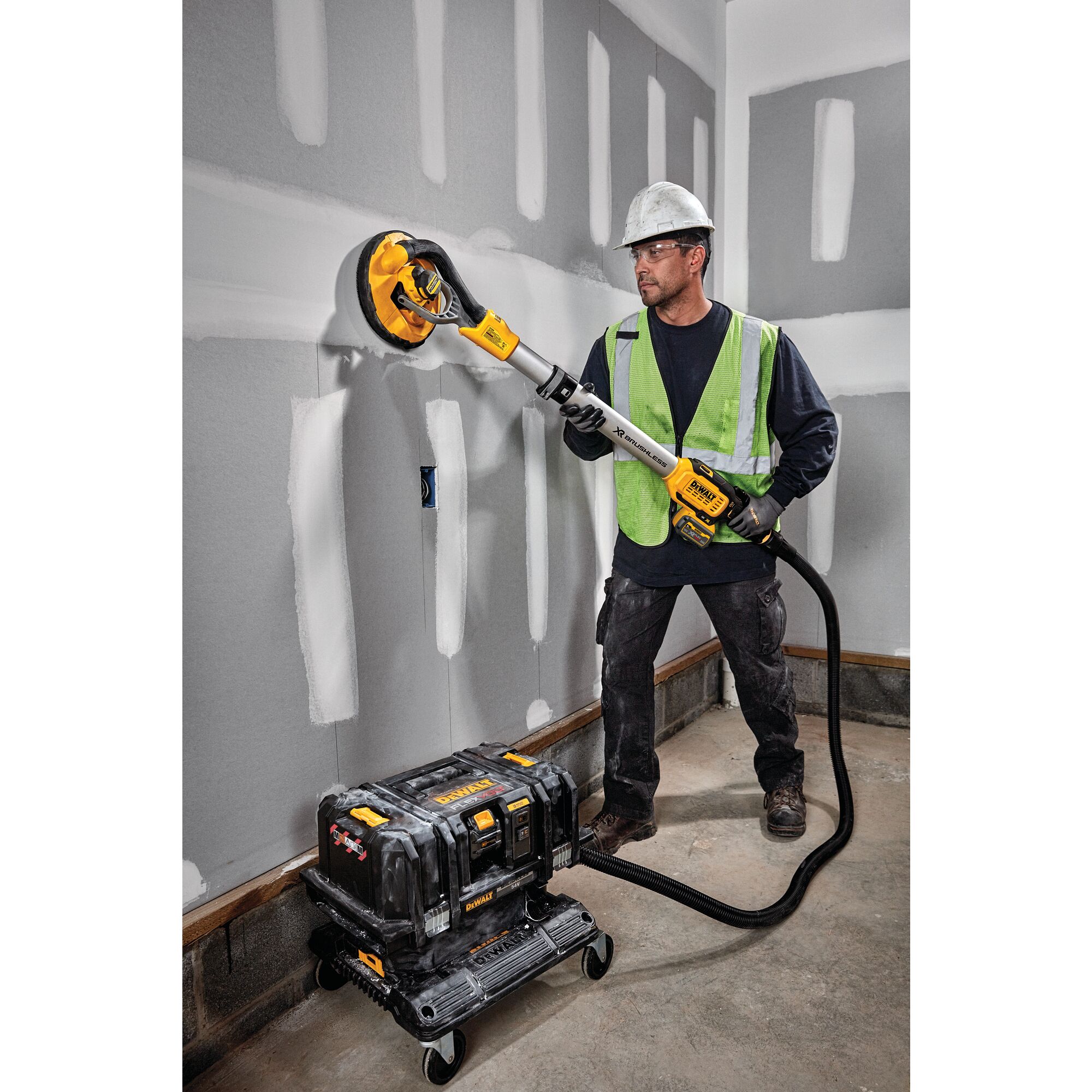 18V XR Brushless 225mm Drywall Sander 2 x 6Ah DEWALT