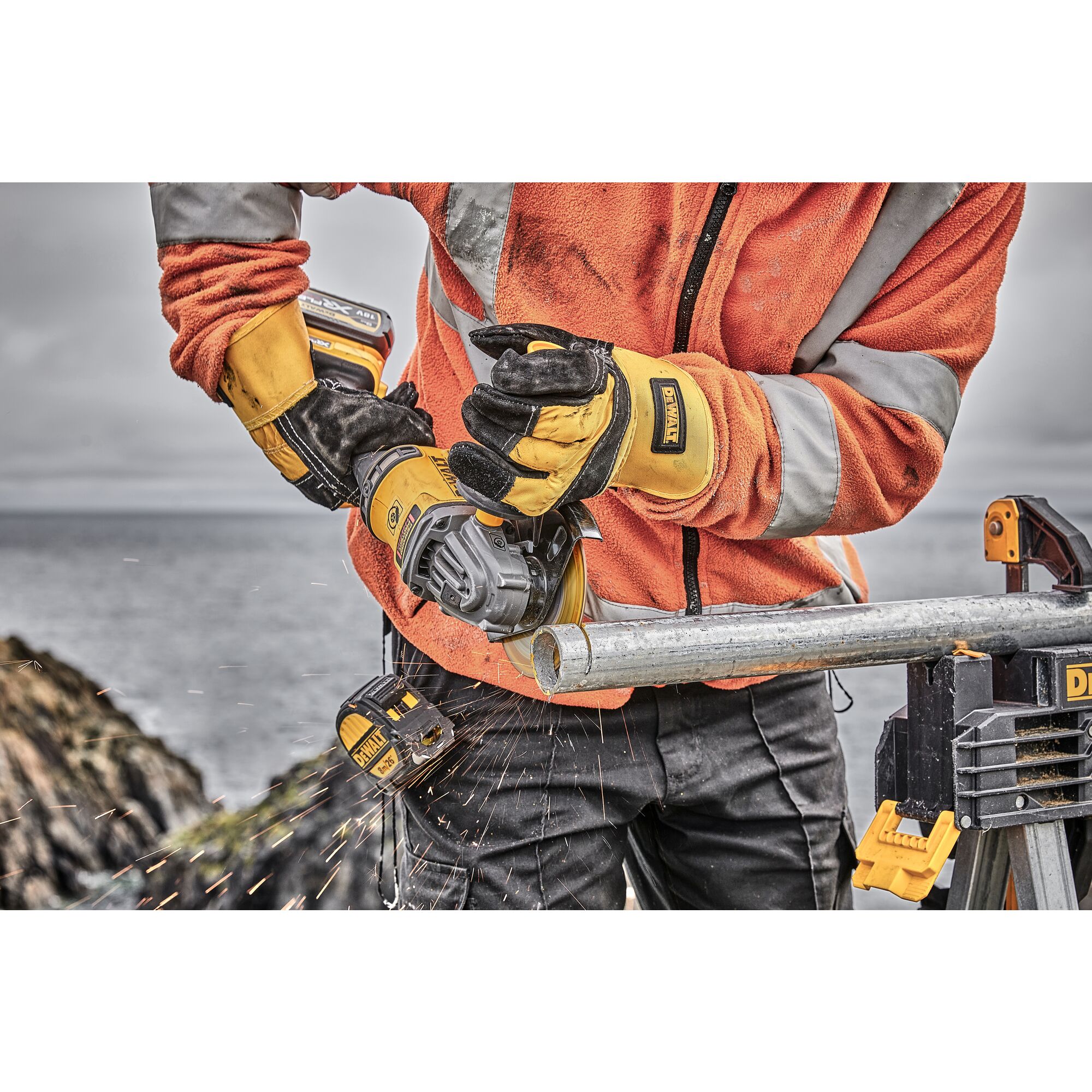 Dewalt angle grinder discount flexvolt