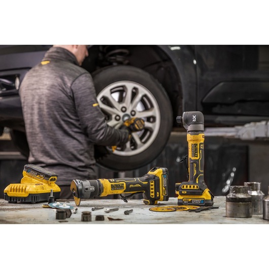 18V XR® Compact 76mm Cut-Off Tool - 2 x 3.5Ah Kit