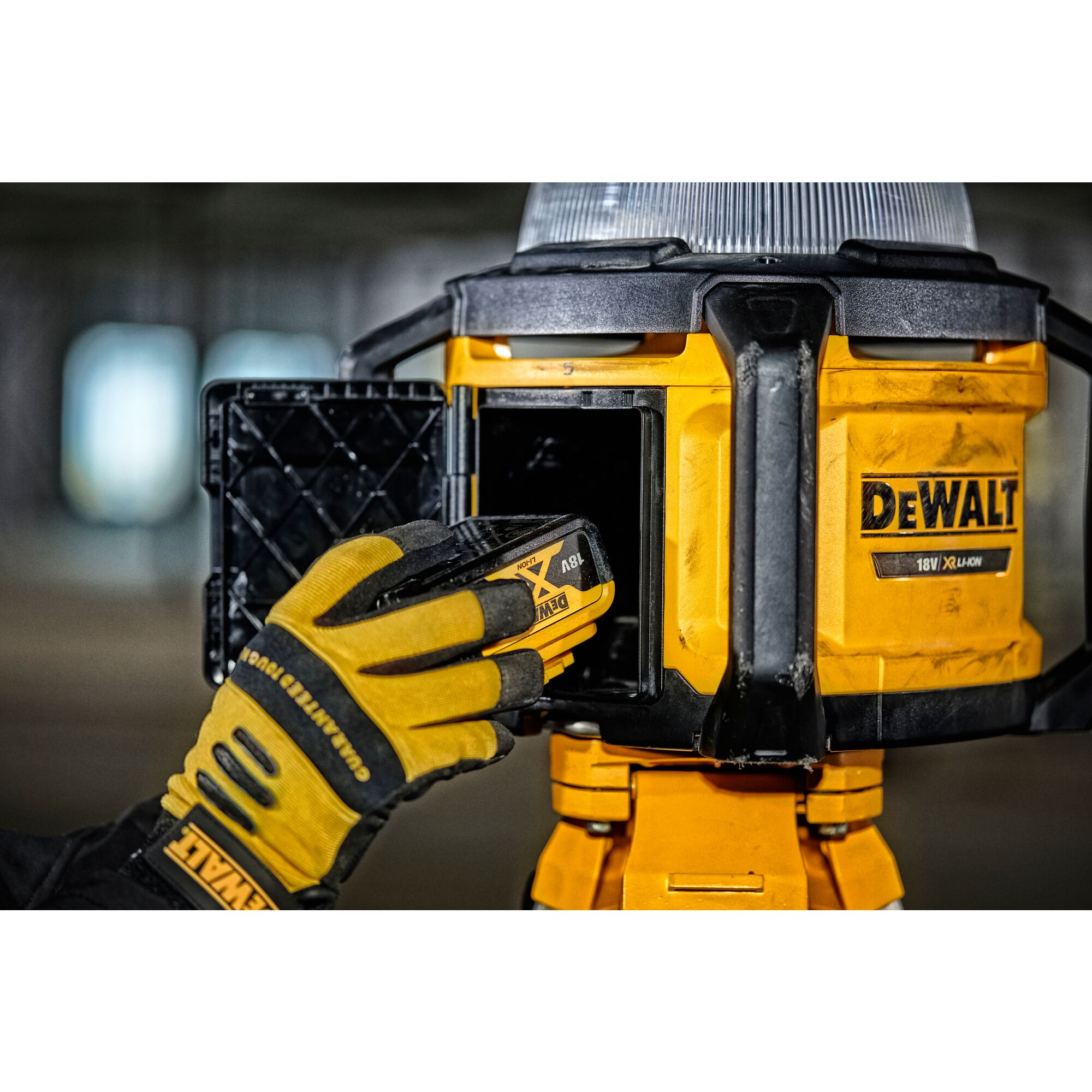 18V XR Tool Connect LED Work LIght DEWALT