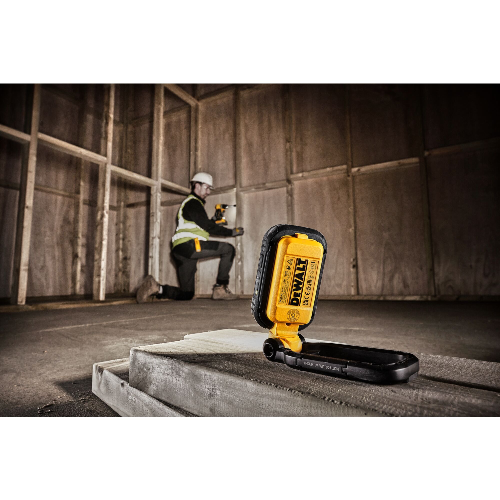 Rechargeable USB C LED Task Light DEWALT