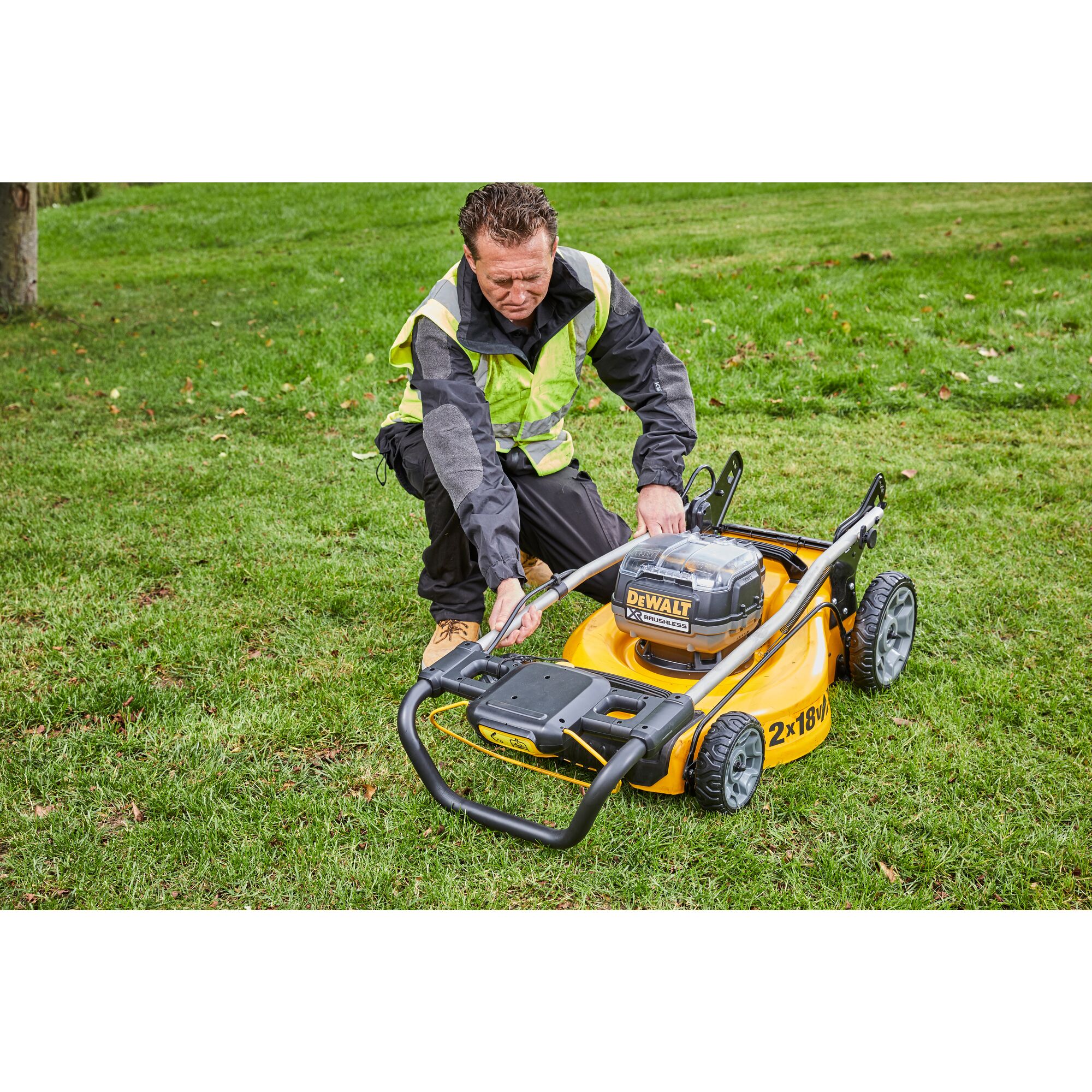 Cordless dewalt lawn online mower