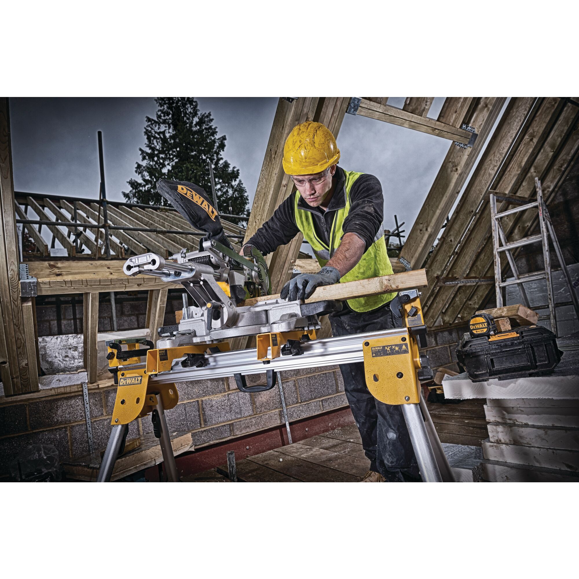 18V XR 184mm Mitre Saw Bare Unit DEWALT