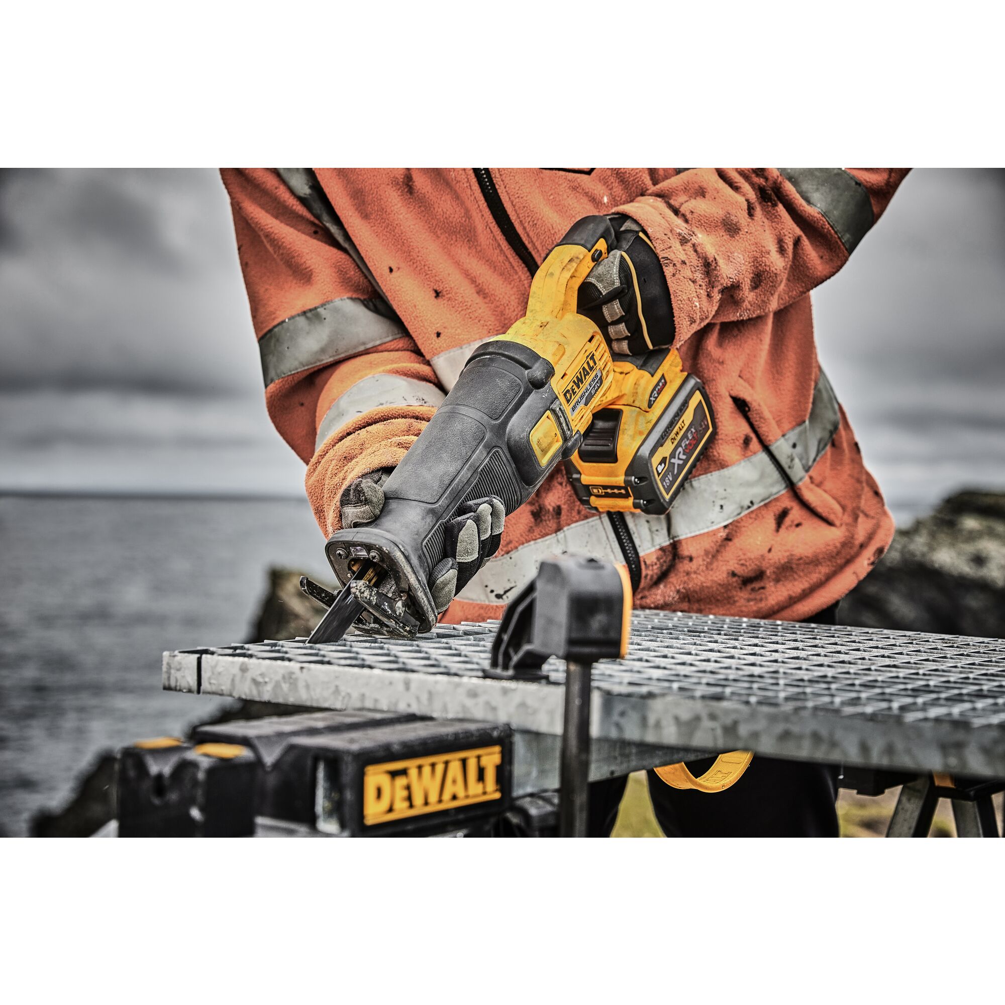 Dewalt flexvolt recip outlet saw