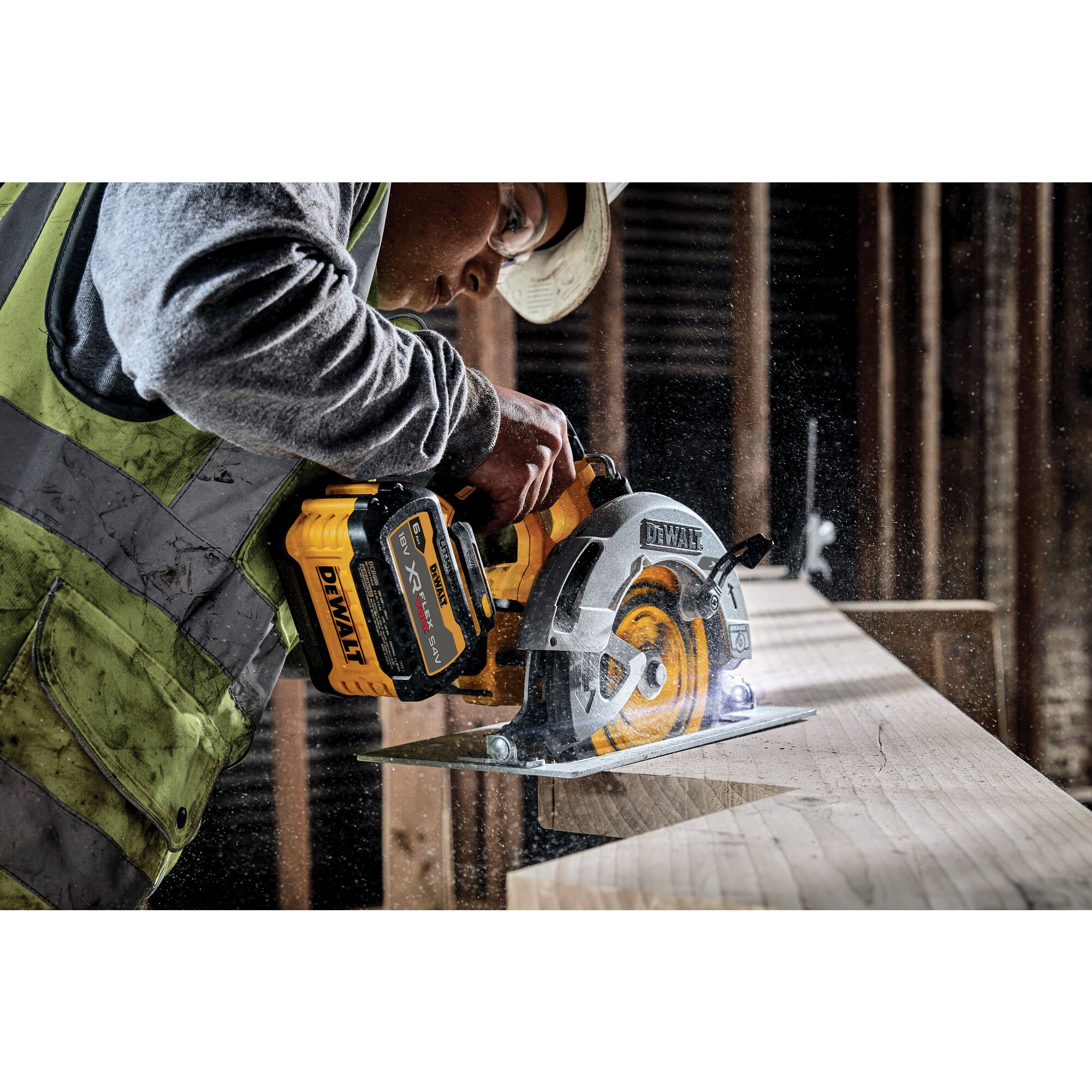 Dewalt circular saw online 18v