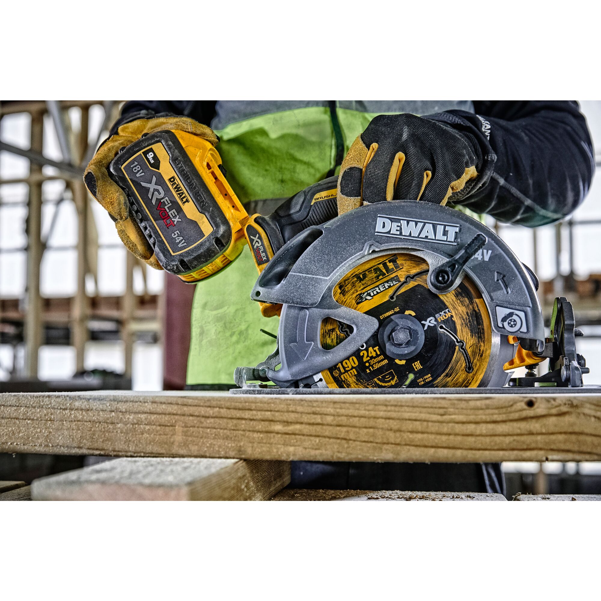 Dewalt cordless best sale circular saw 54v