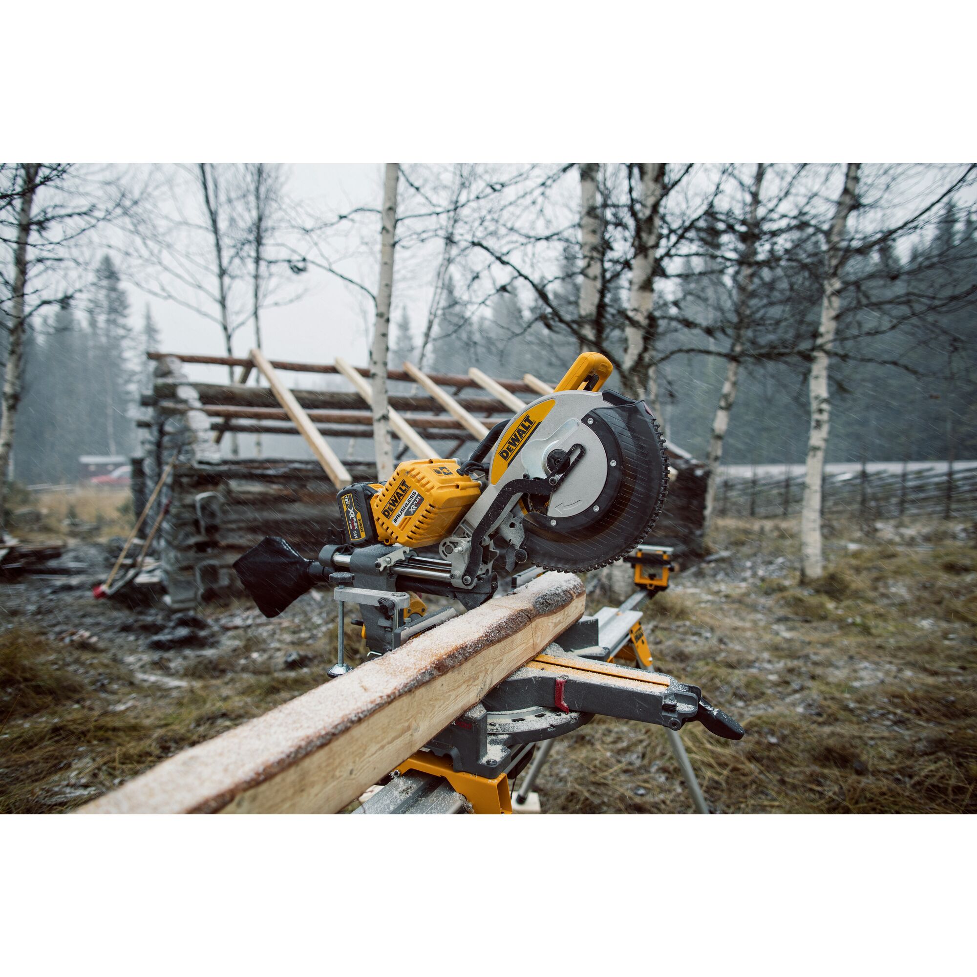 Dewalt flexvolt deals 305 mitre saw