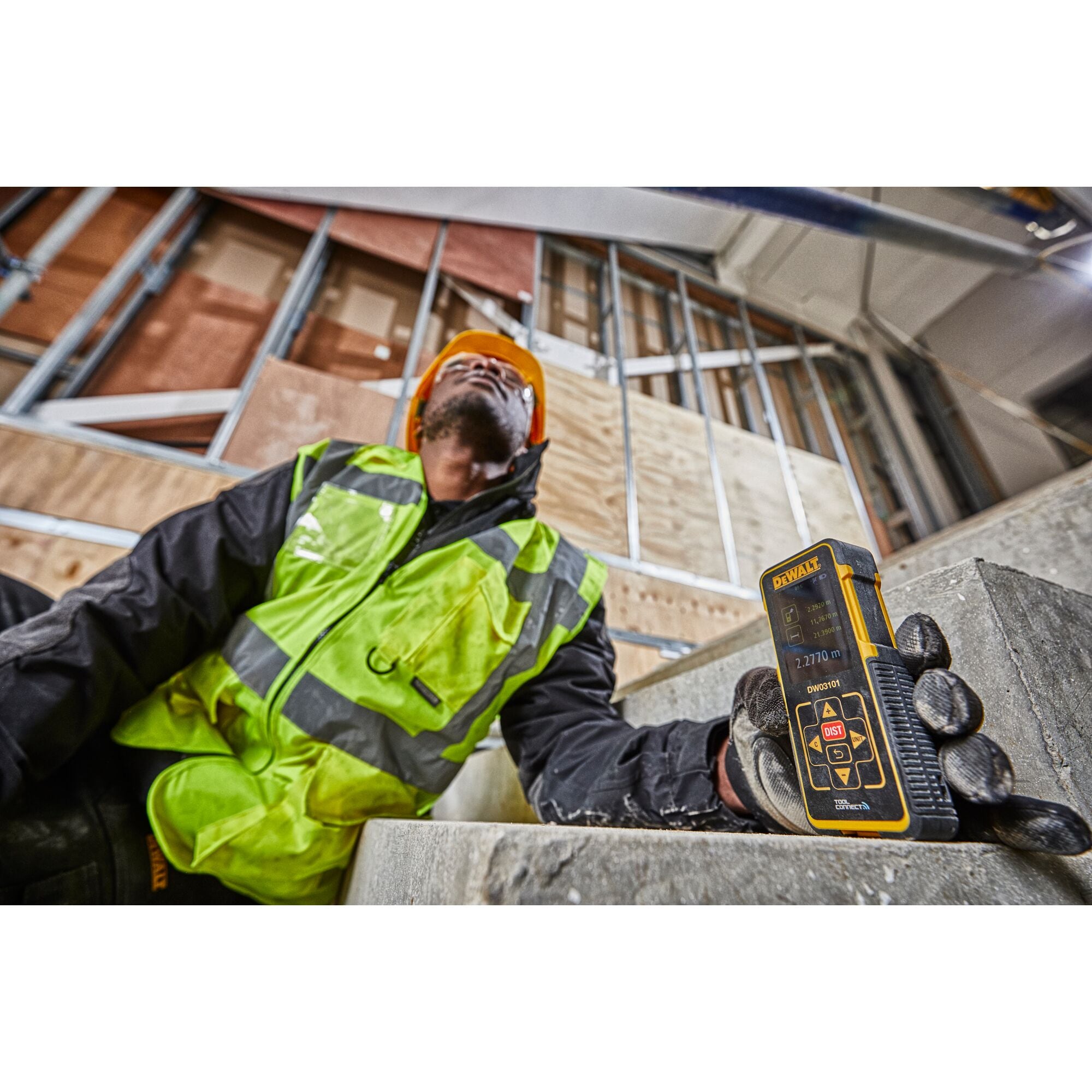 100m Laser Distance Measure with Bluetooth | DEWALT