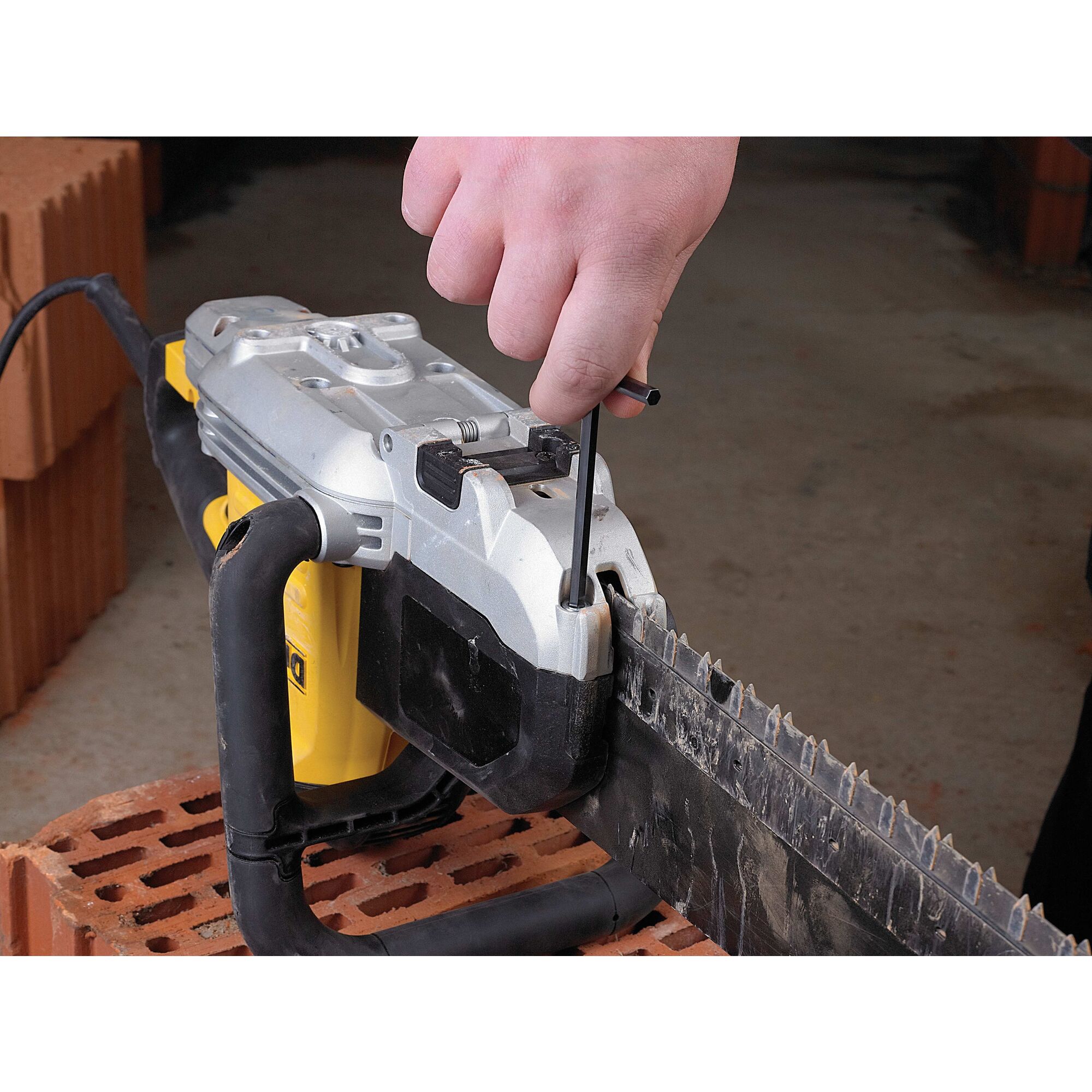 Dewalt discount alligator saw