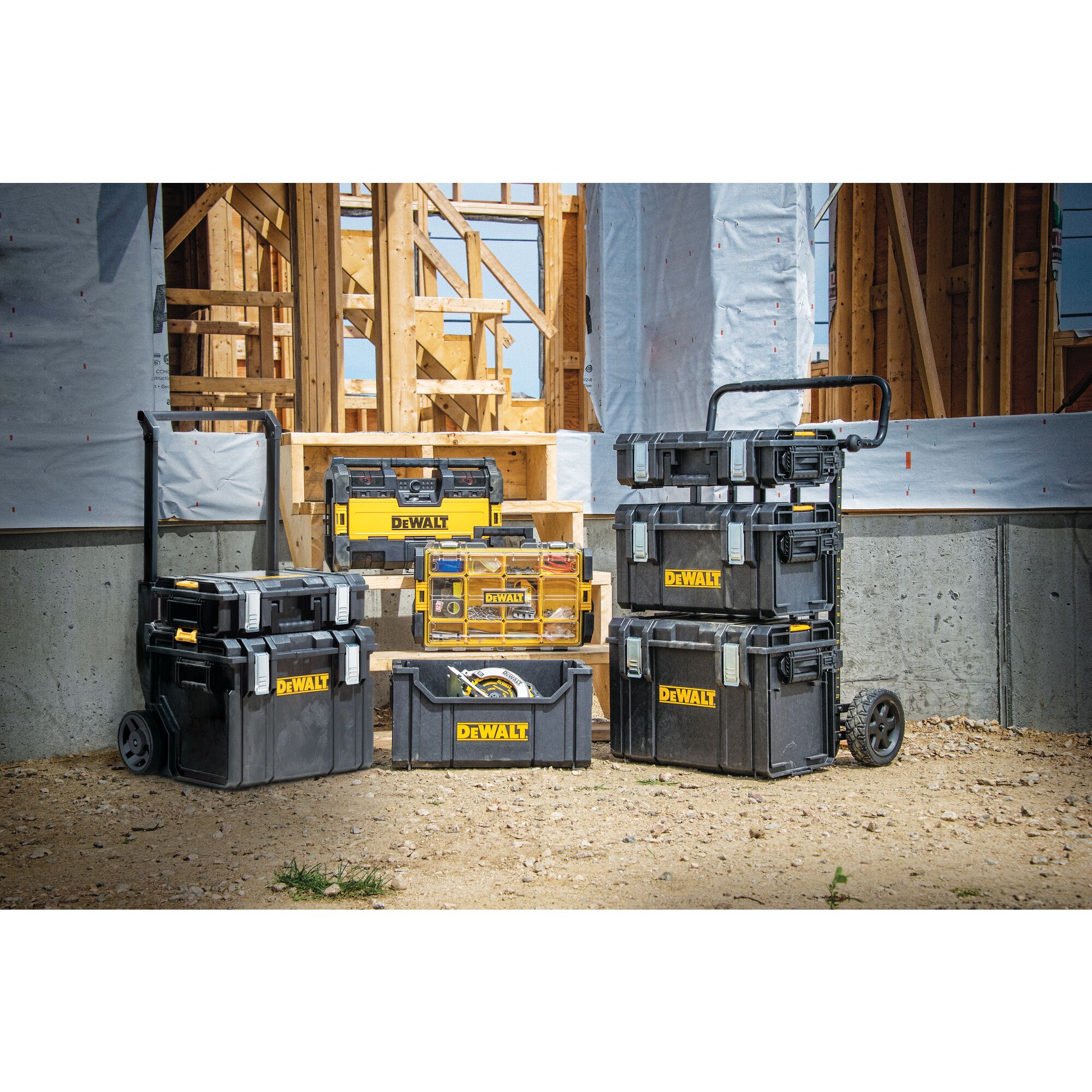 TOUGHSYSTEM Radio and XR Battery Charger DEWALT